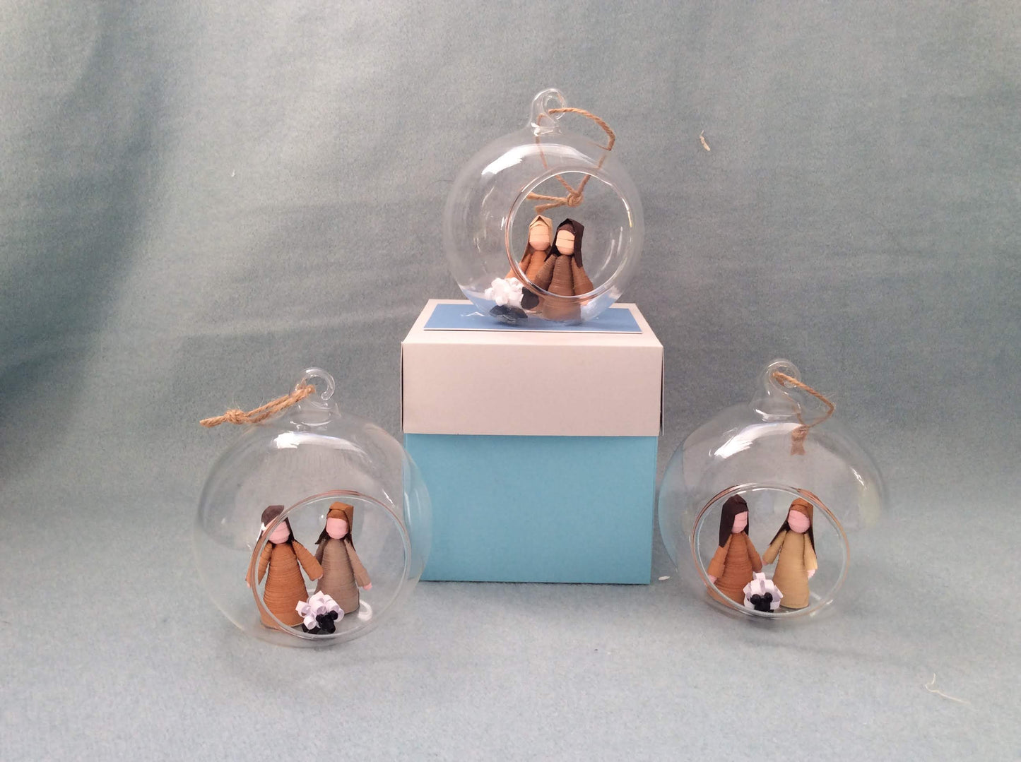 Set of 4 nativity baubles