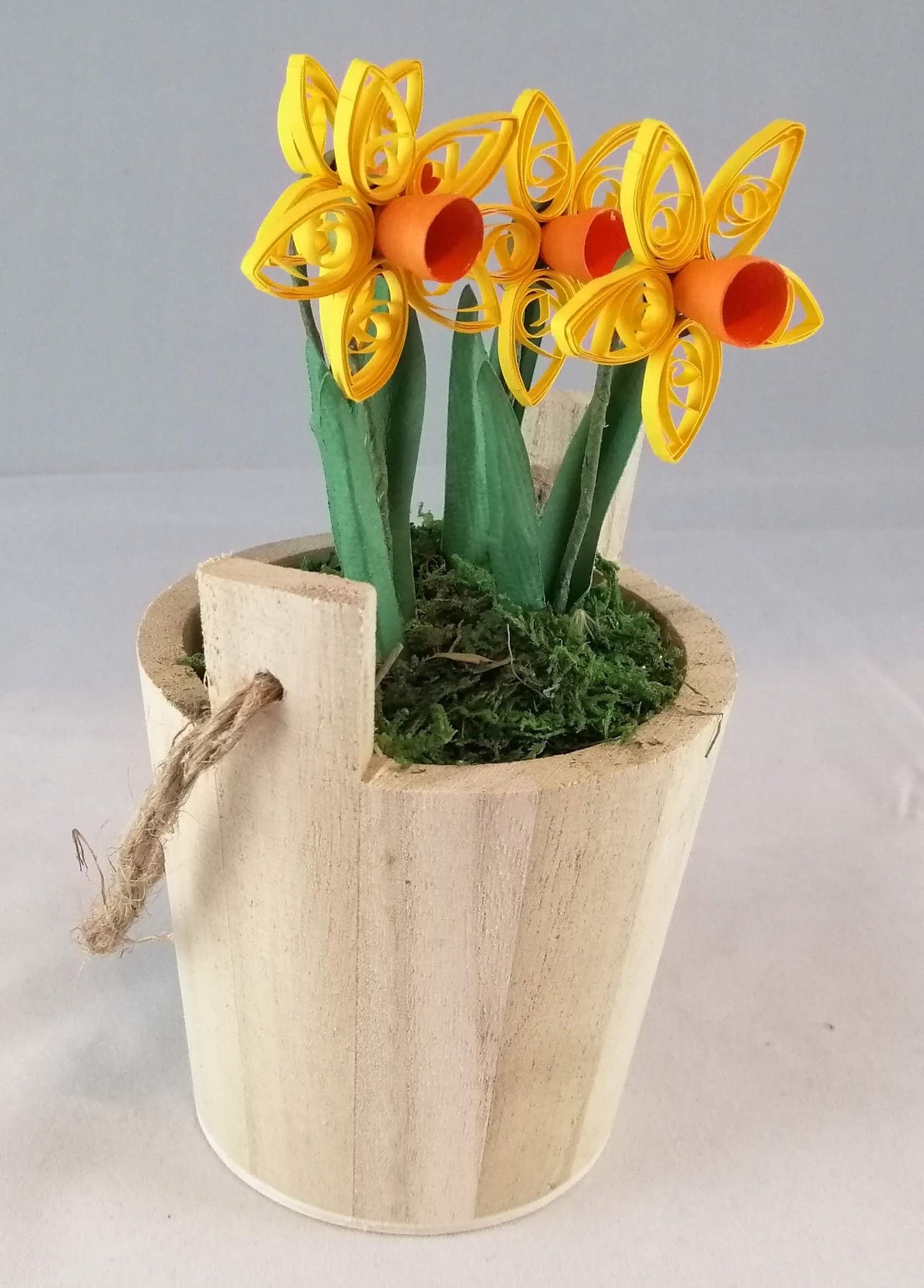 Wishing well bucket with Daffodils