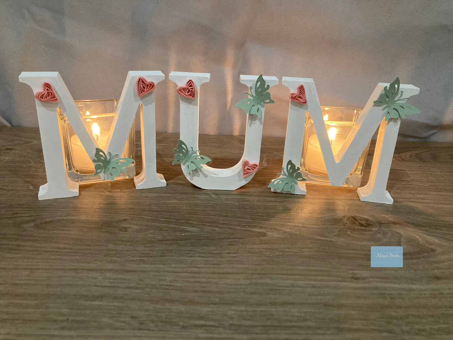 Wooden mum/mummy letter with tea lights