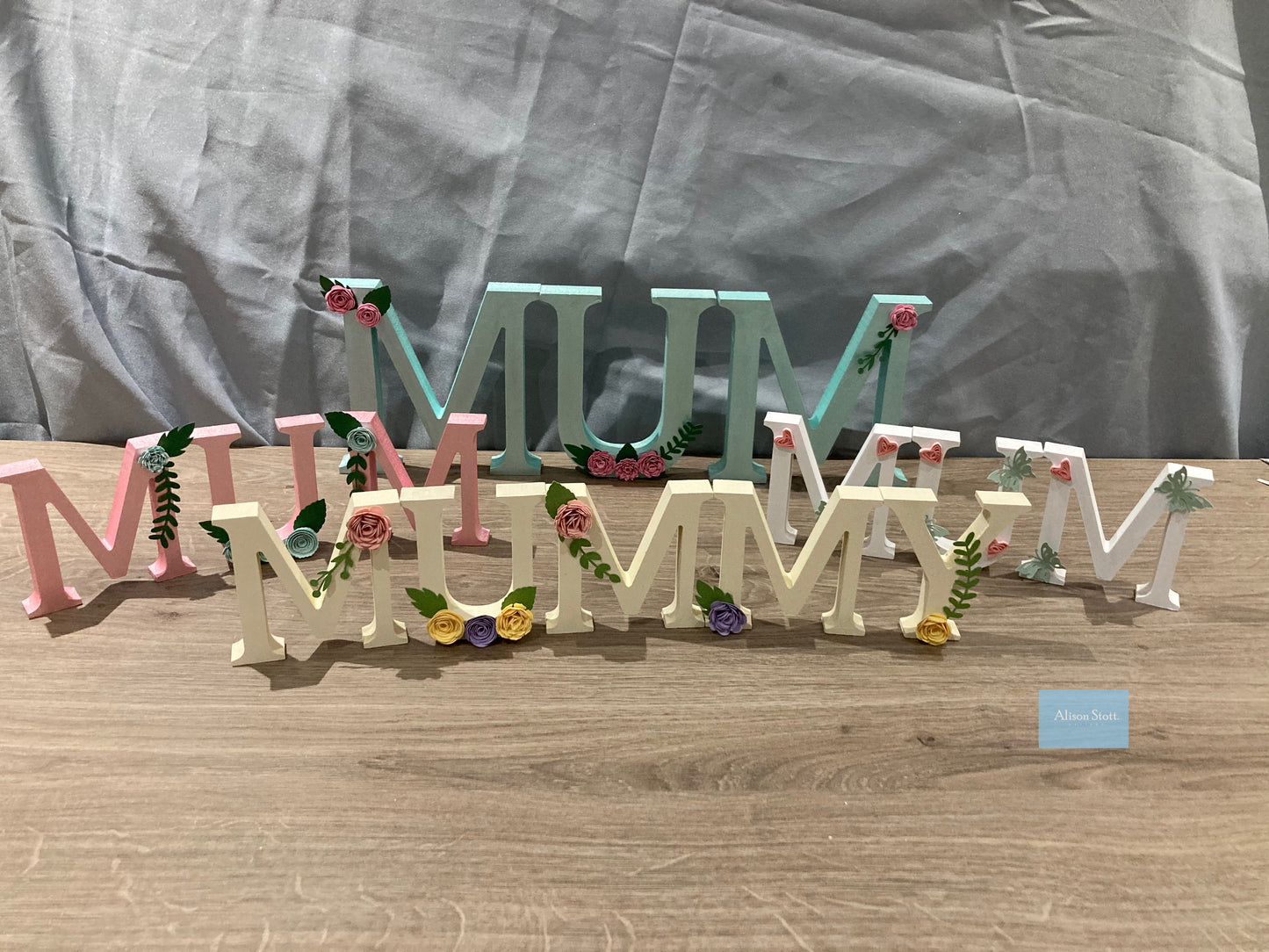 Mum/ mummy wooden letters