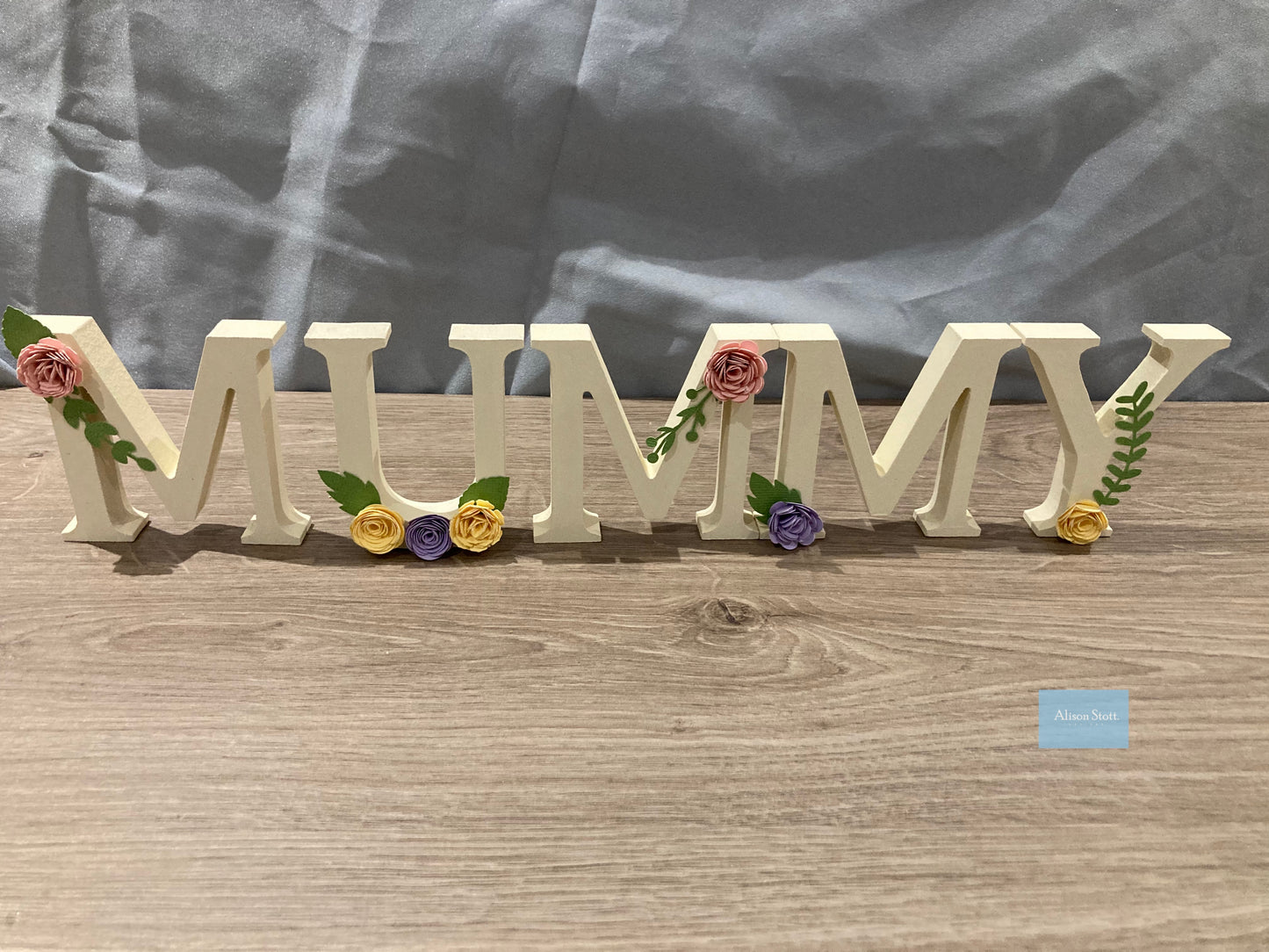 Mum/ mummy wooden letters